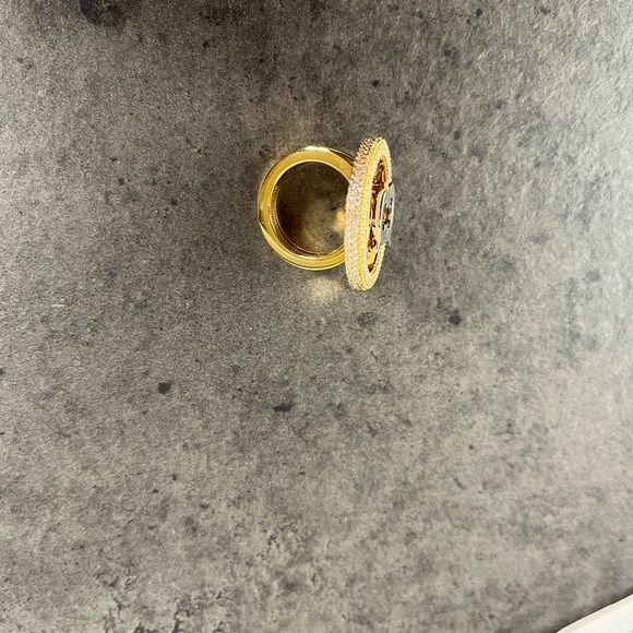 Burberry Logo Diamond Ring - Picture 3 of 4